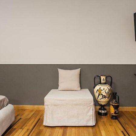 Step One | Luxury Suites Right In The Heart Of Acropolis Next To Metro Station Aten Exteriör bild